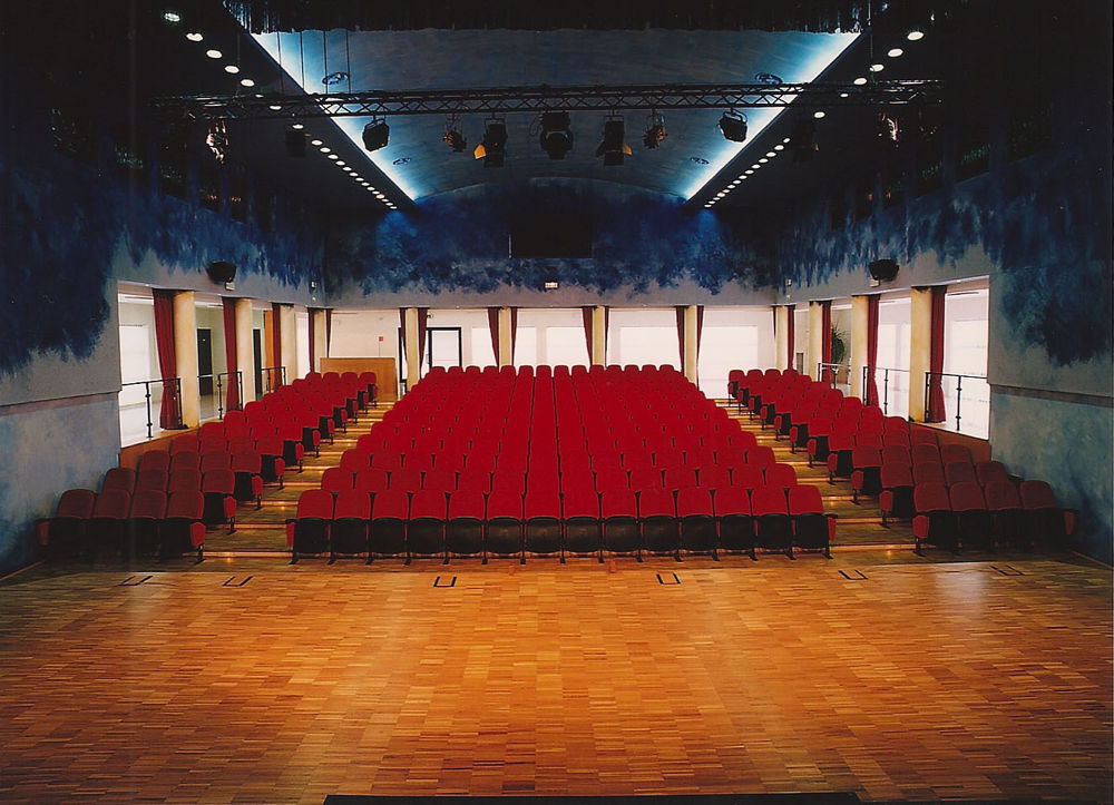 foto interno teatro dim castelnuovo del garda